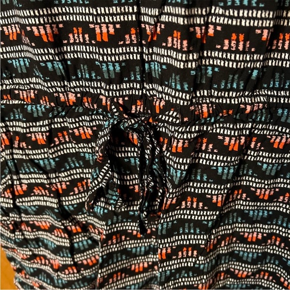 3/$15 Old Navy Chevron Striped Shorts Romper - Picture 5 of 7